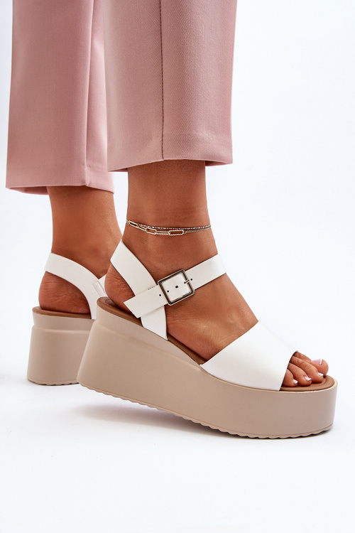 Dámske sandále na platforme biele Geferia