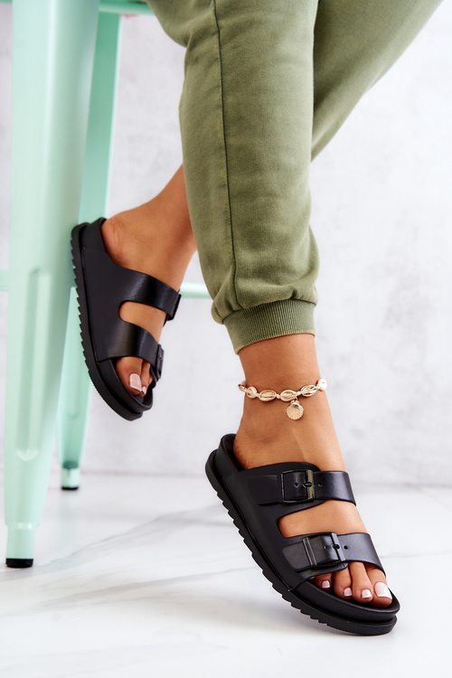 Gumové pantofle se sponou Černá Corina