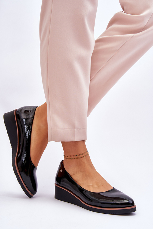 Klasické lakované čerpadlá na klinoch čiernej paoly