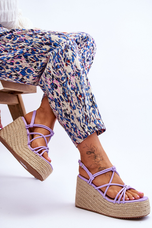 Módne klinové sandále s Nessia Purple Braid