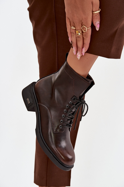 Dámské kozačky z pravé kůže na nízkém podpatku vyhřívané Vinceza 39955 čokoládové