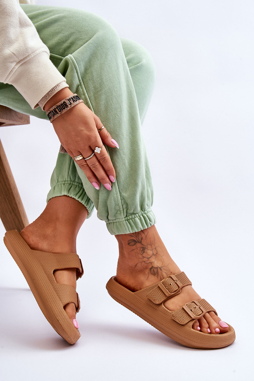 Ľahká pena Dámske hnedé žabky Cleve