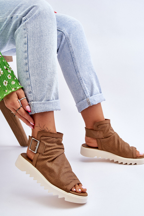 Kožené prolamované sandály velbloud Alima