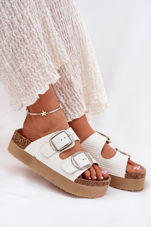 Dámske Sandále Na Platforme S Prackami Lee Cooper LCW-25-35-3496L Biele