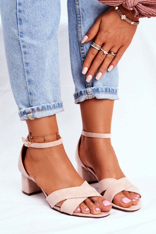 Béžové semišové sandále na nela Post