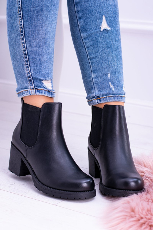 Sergio Leone Black Boots na stĺpiku Tulso
