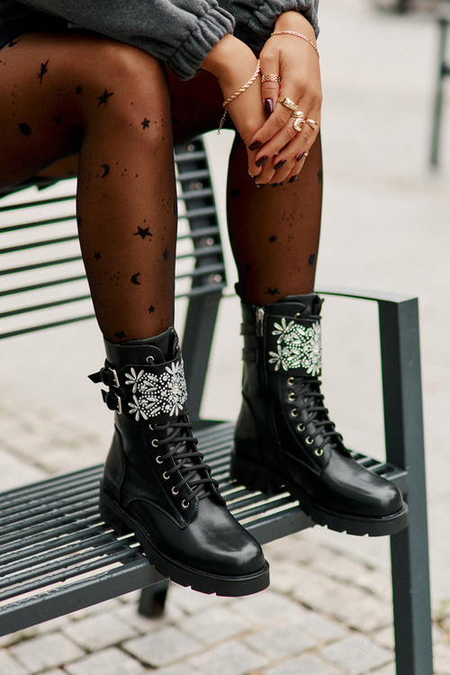 Zateplené pracovné čižmy s ozdobným pásom a prackami čierne Viveria