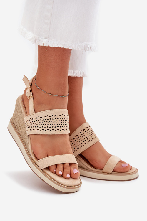 Dámske Sandále S Otvormi Na Klíne S Pletením Béžové Zolira