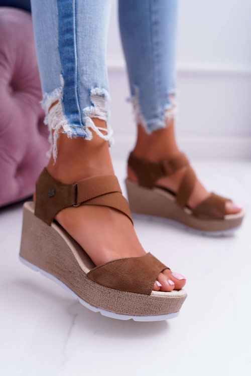 Dámske sandále na klinoch Big Star Suede Brown DD276035