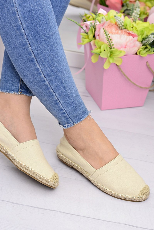 Ženské béžové espadrilles skĺzne na Lupitu