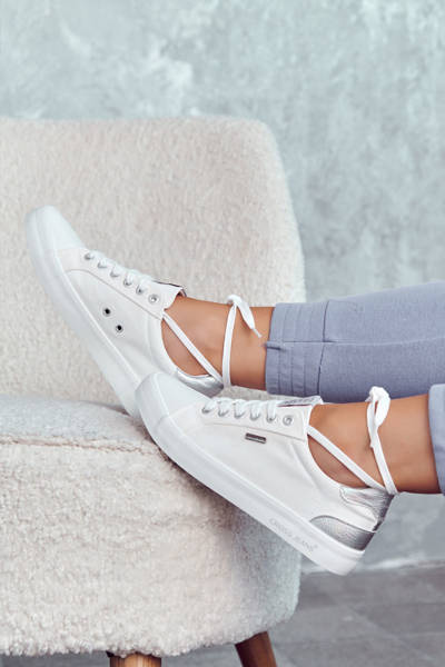 Dámske zviazané tenisky krížové džínsy jj2r4038c biele