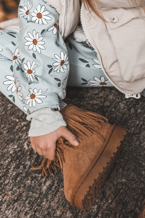 Izolované topánky Detské snehové topánky s dekoratívnymi strapcami Nimia Nimia