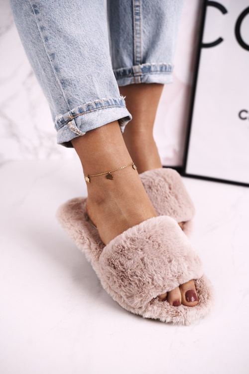 Dámske kožušiny prepadnú svetlo hnedé chladné dni