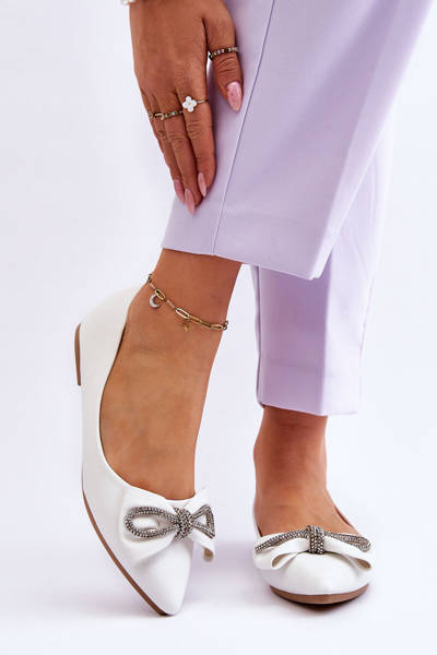 Elegantné baleríny s lukom a bielymi kamienkami