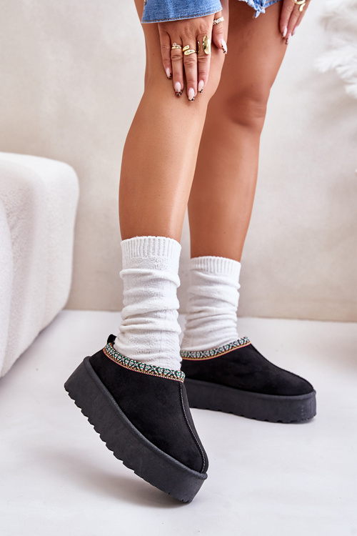 Dámské pantofle na platformě s vyšíváním černé Neroma