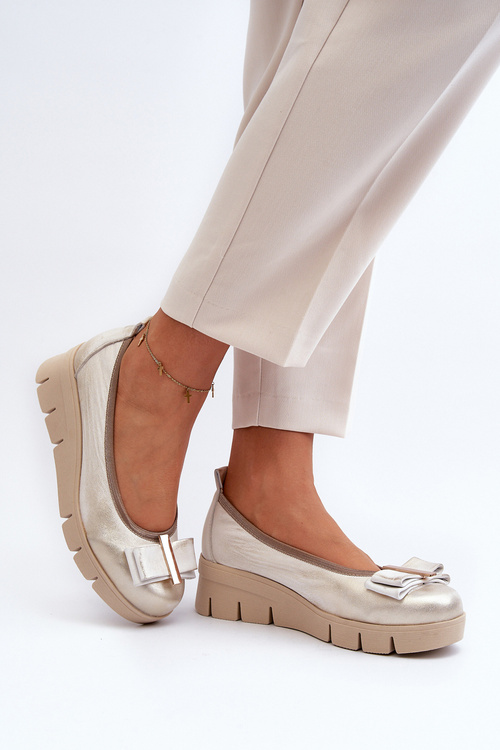 Kozačky ze syntetické kůže na platformě s ozdobou Zlaté Lewski 3384