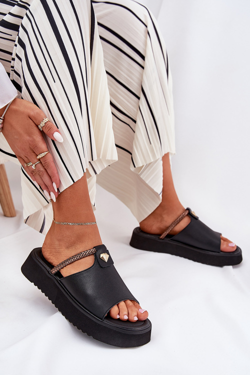 Kožené Dámské Pantofle Na Platformě S Dekorativním Páskem D&A MK51-475 Černé