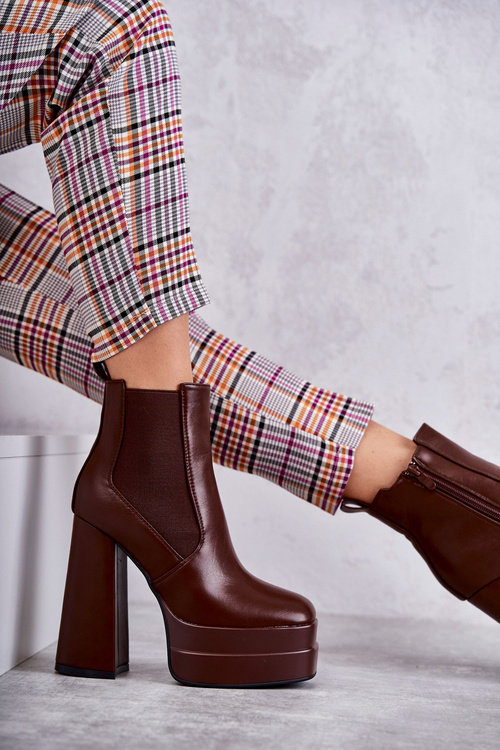 Dámske kožené topánky na masívnom hnedom päte Jones