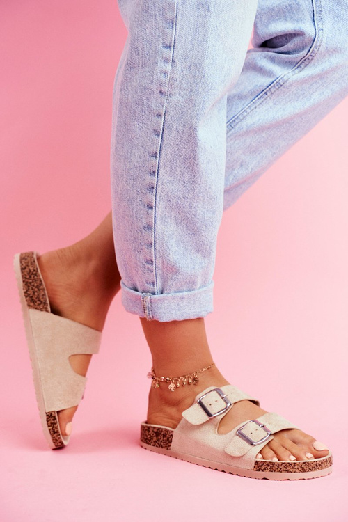 Dopravné zápchy žien s prackami béžovými senátormi