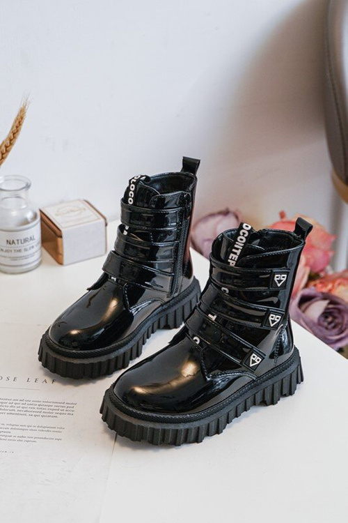 Maľované izolované dievčatá čierne rilina