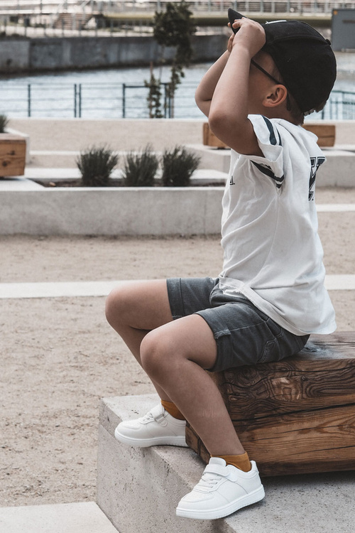 Dětské nízké sportovní boty bílé Frillo