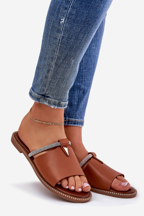 Eko Kožené Šľapky S Plochým Opätkom A Dekoratívnym Pásom Camel Hirtewi