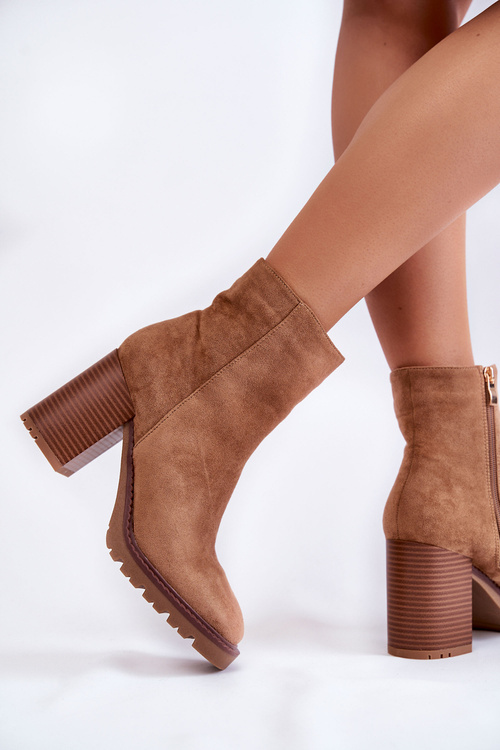 Dámske semišové topánky na stĺpe s posúvačom ťavej Odette