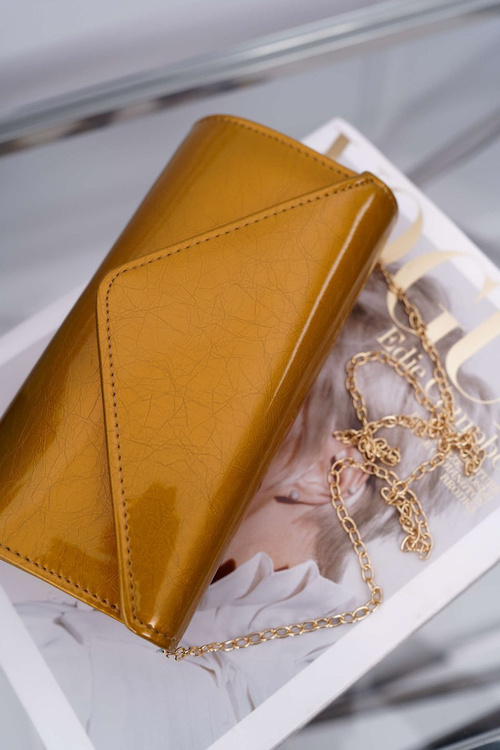 Dámska horčičná taška na lakovanú kabelku spojky