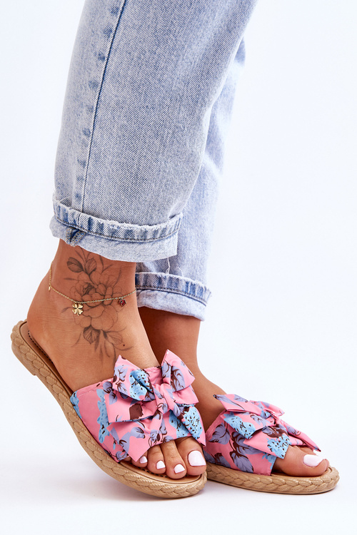 Dámske flip -flops s materiálom luk ružového kvetu