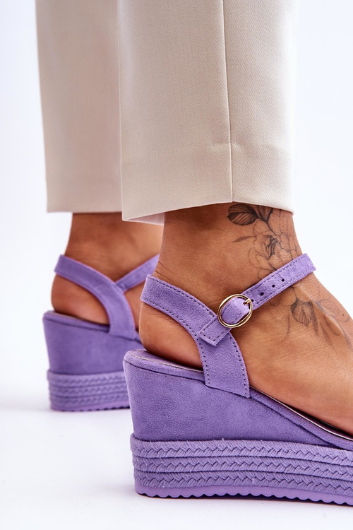 Klasické semišové sandály na klínu fialove Denisse