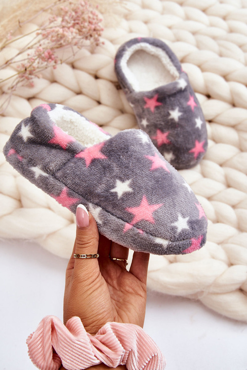 Izolované detské papky v šedých hviezdach Meyra