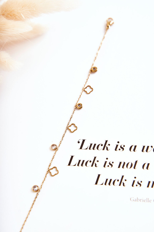 Klasický náramek na tenkém řetízku se ozdobami zlate