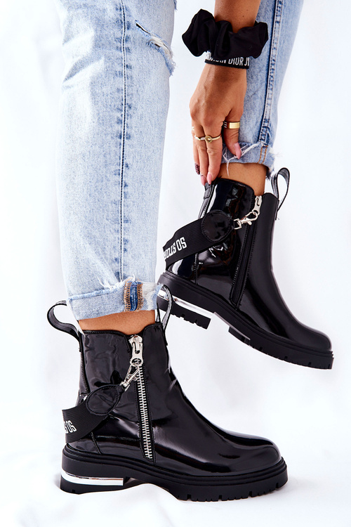 Kožené Lakované Boty Se Zapínáním Na Zip Černé Cortona