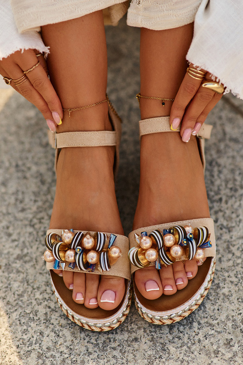 Dámske Sandále Na Klinu A Platforme S Ozdobami S.Barski HY056 Bežové