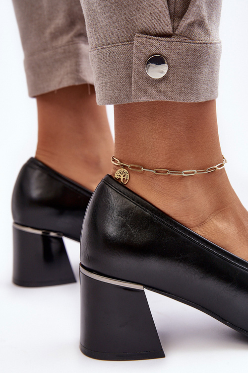 Kožené lodičky na špičce černé Idona