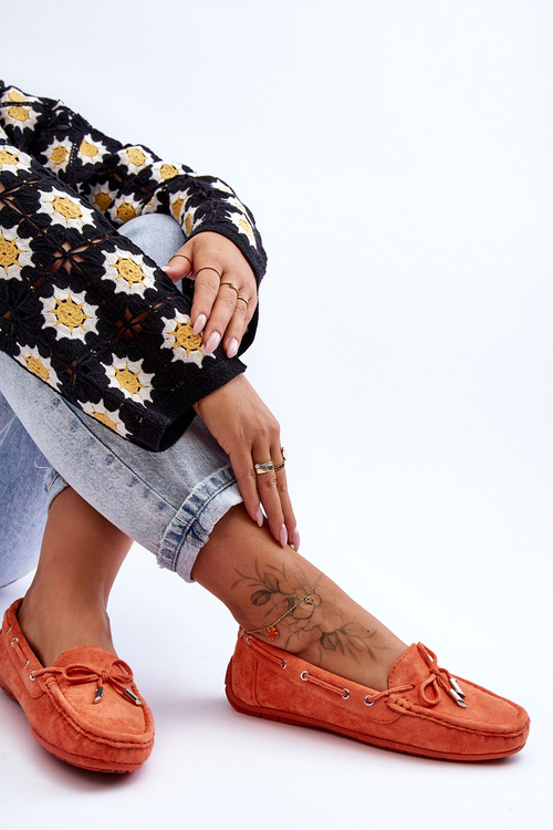 Ženské semišové oranžové mokasíny