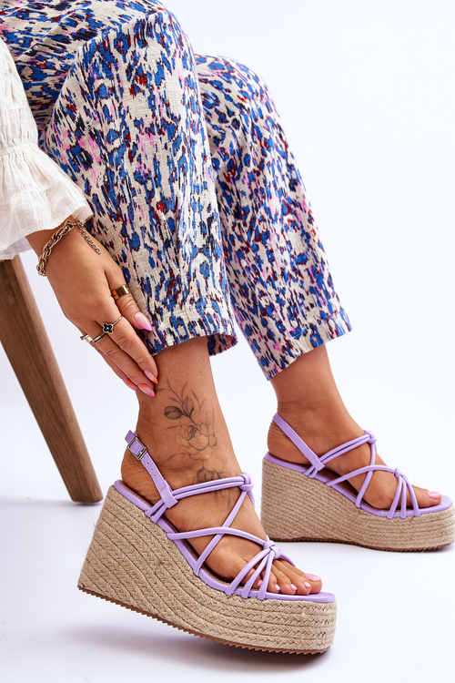 Módne klinové sandále s Nessia Purple Braid