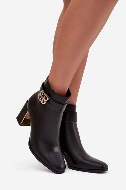 Dámske čižmy na opätku s pásikom a zlatým detailom Čierne Galinne