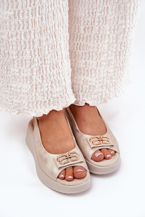 Kožené Dámské Sandály Na Klínu S Ozdobným Detalem S.Barski LR51-593 Zlaté