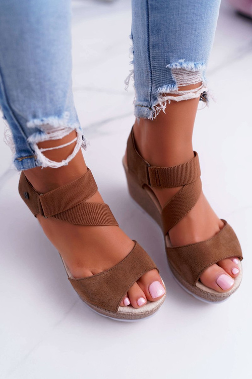 Dámske sandále na klinoch Big Star Suede Brown DD276035