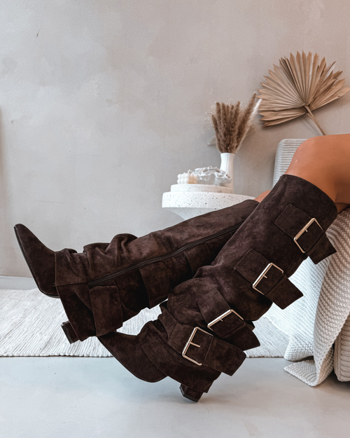 Dámské kozačky na podpatku s ohnutým horním lemem a zlatými sponami Eco semiš čokoládové Isavelle