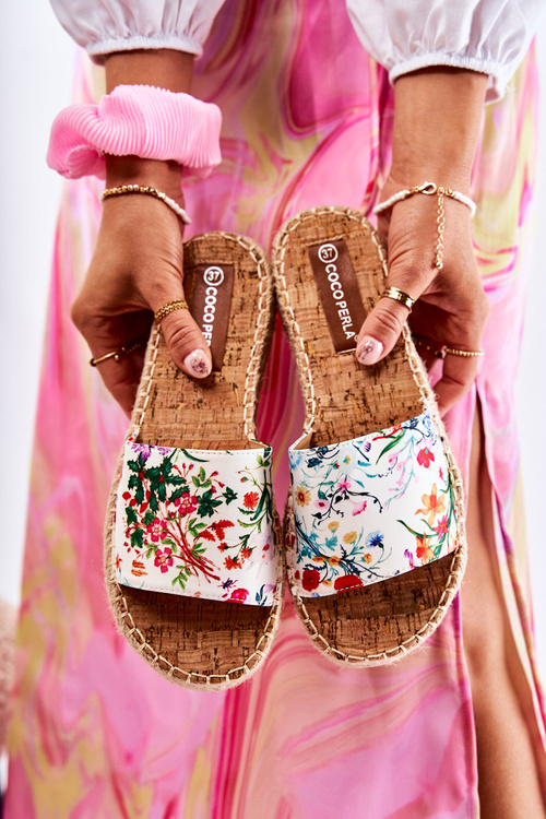 Žabky Na Platformě S Květy Bíle Malia