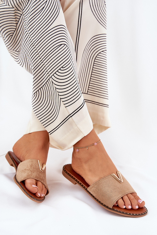 Dámske Sandále Na Plošnom Opätku S Dekoratívnymi Detailami Khaki Saliena