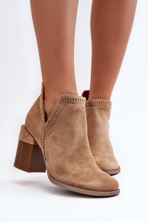 Topánky na masívnom podpätku s výstrihom svetlo béžové Jolnima