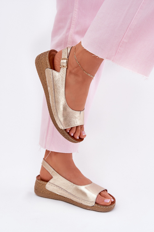 Dámské kožené sandály na klínu Maciejka L7069 Zlaté