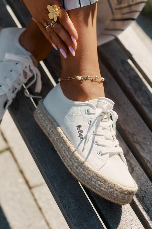 Dámske Tenisky S Pletením Lee Cooper LCW-25-44-3217 Biely