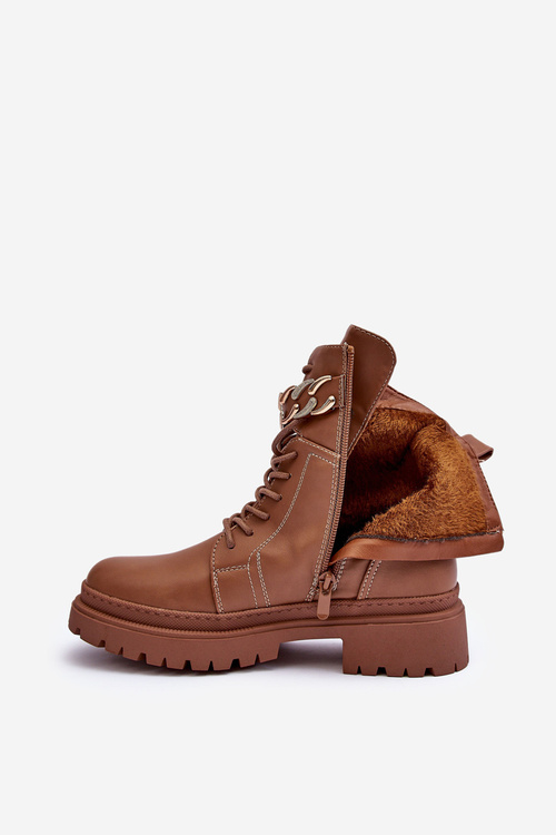 Pracovníci kožených čižiem s dekoratívnym hnedým pásom enili