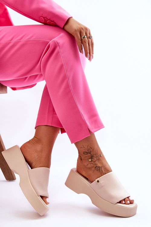 Ženská béžová karmela