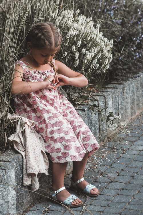 Detské sandále so suchým zipsom s prepletanými páskami modré Dianttha