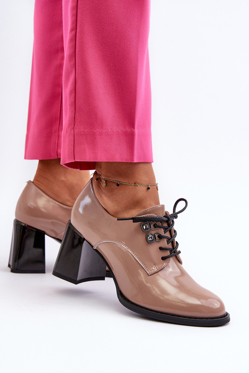 Dámské lakované polobotky na podpatku béžové Nelione